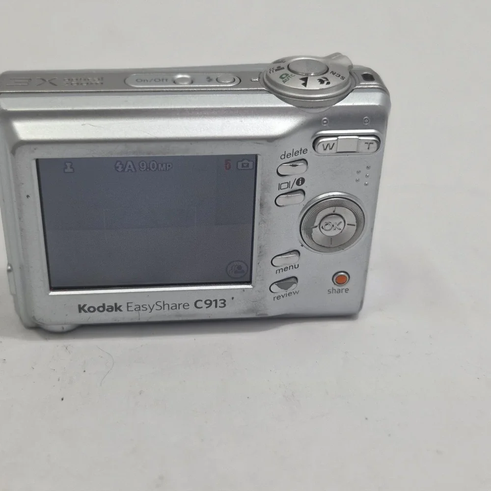 Kodak EasyShare C913 9.2MP Digital Camera Silver 3x Optical Zoom Blur Reduction